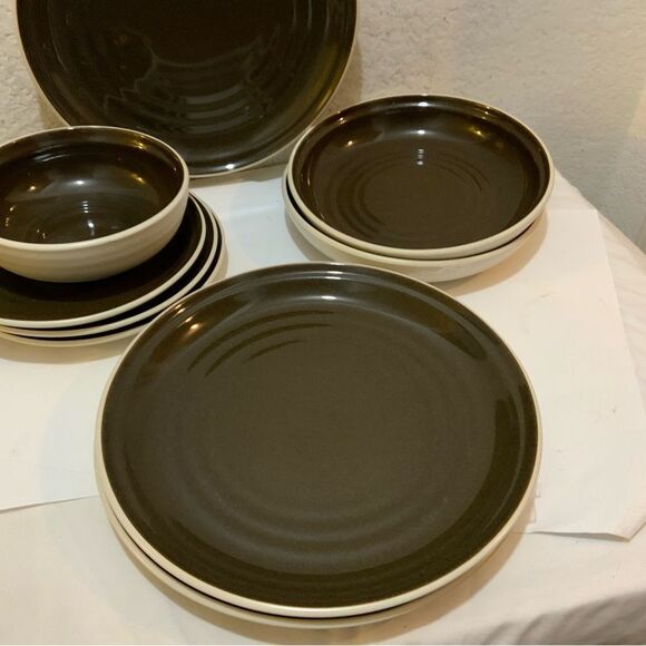 11pc Noritake Colorvara Chocolate Place Serving: Salad, Dinner Plates Bowls - Picture 4 of 16